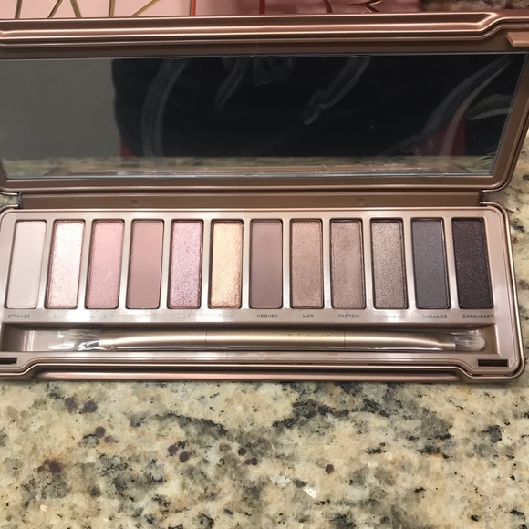 💞New!! Urban Decay Naked 3 Palette NEW!! 💞 - Picture 6 of 6